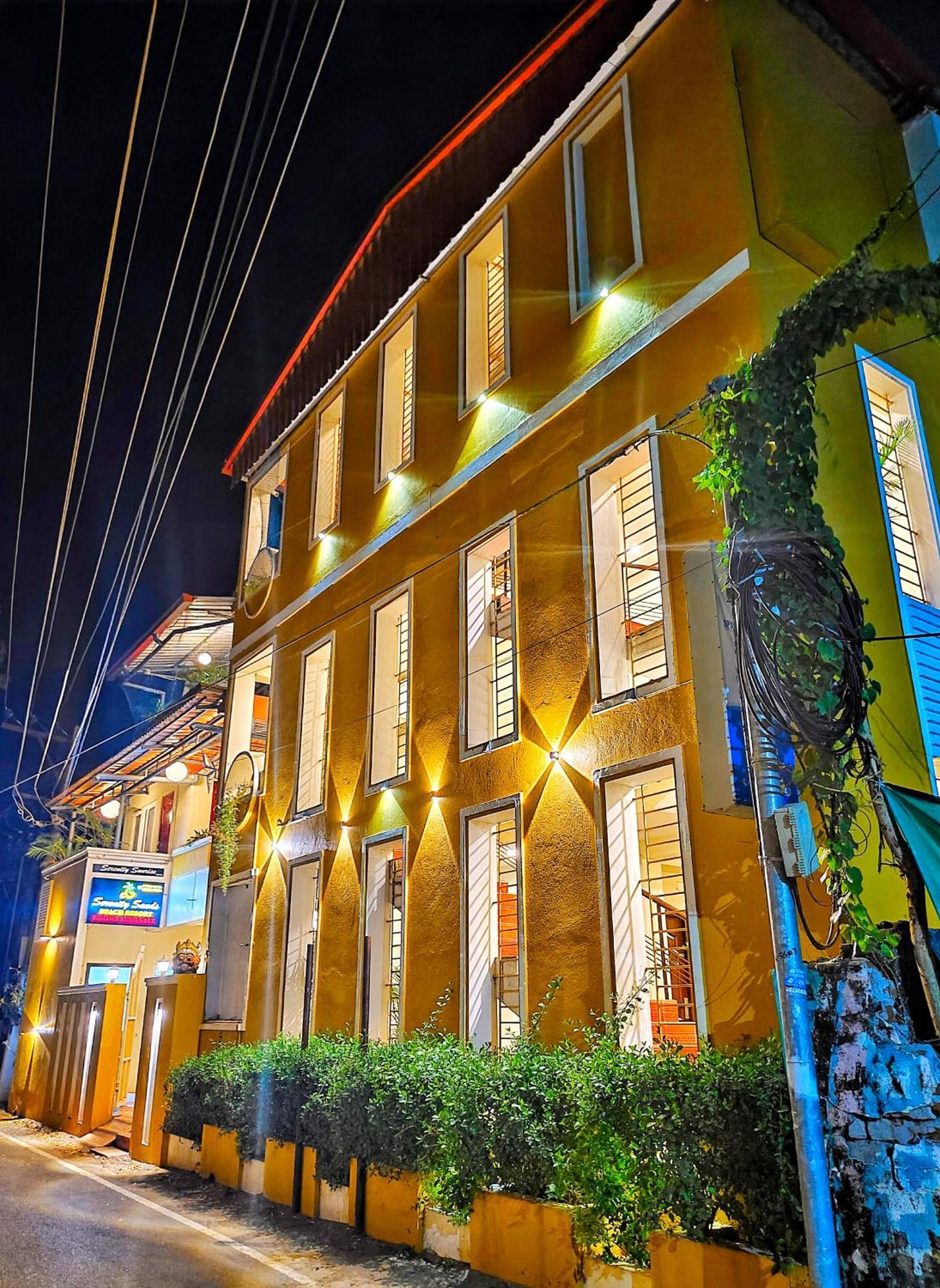 Serenity Sands Beach Resort Pondicherry Exteriör bild