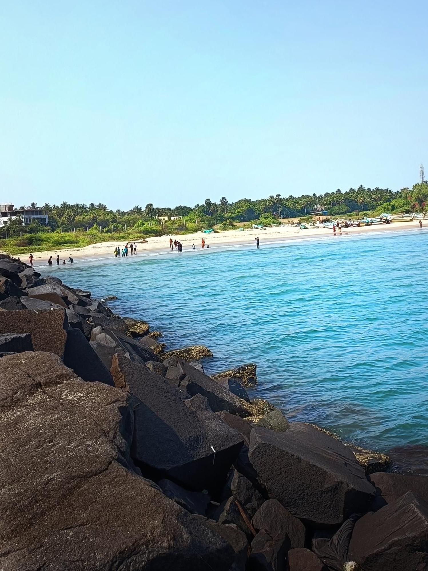 Serenity Sands Beach Resort Pondicherry Exteriör bild