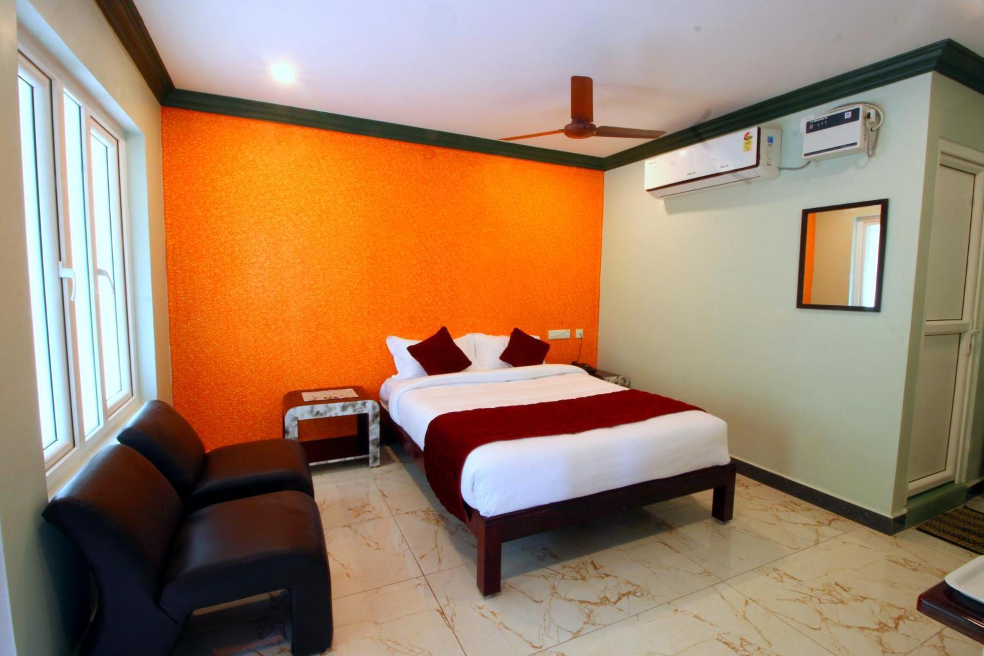 Serenity Sands Beach Resort Pondicherry Exteriör bild