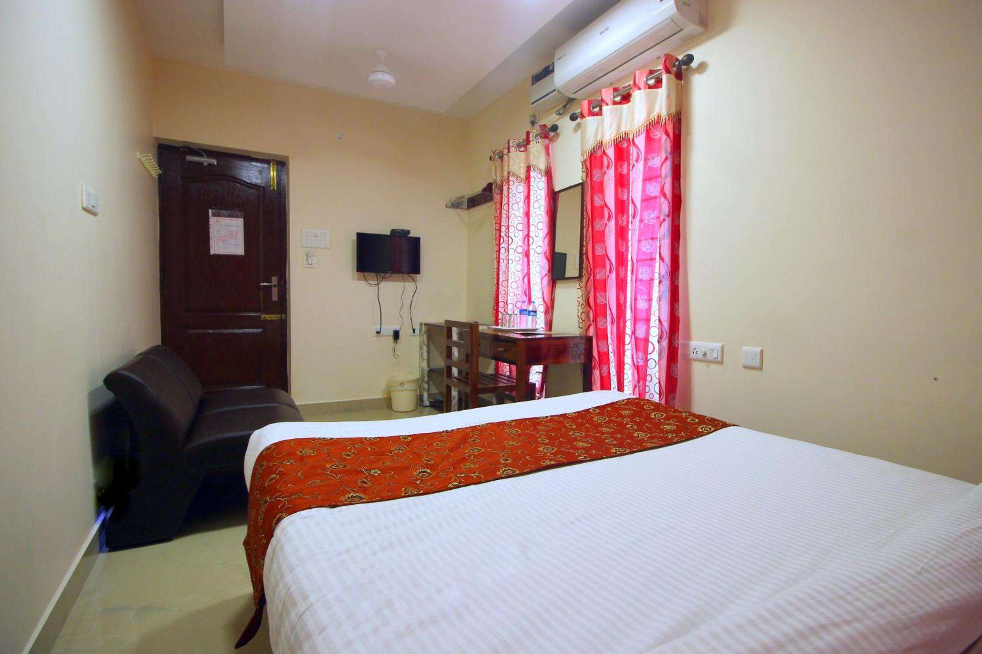 Serenity Sands Beach Resort Pondicherry Exteriör bild
