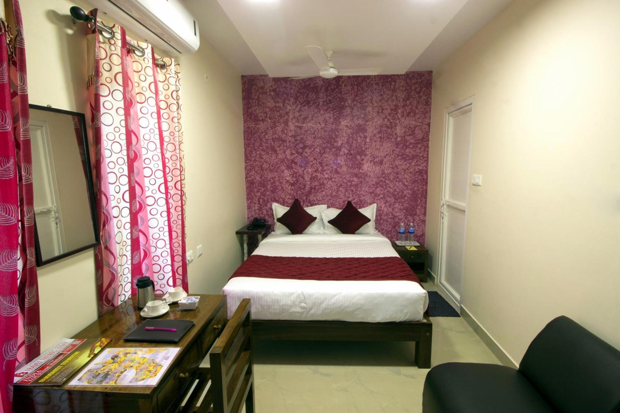 Serenity Sands Beach Resort Pondicherry Exteriör bild