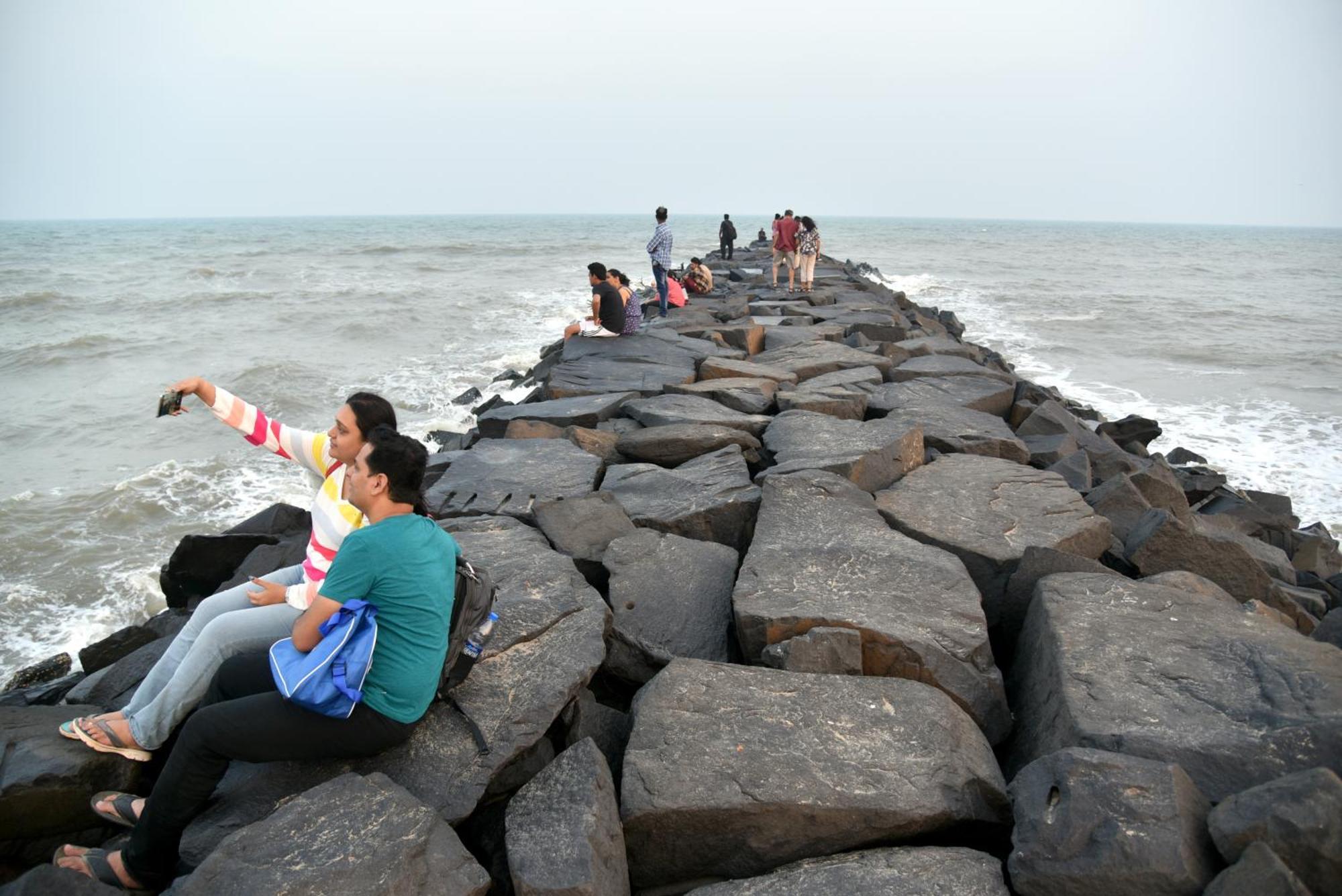 Serenity Sands Beach Resort Pondicherry Exteriör bild