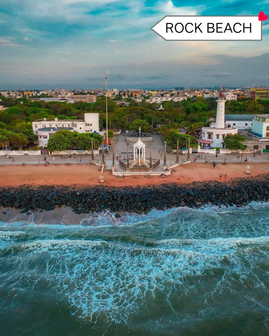 Serenity Sands Beach Resort Pondicherry Exteriör bild