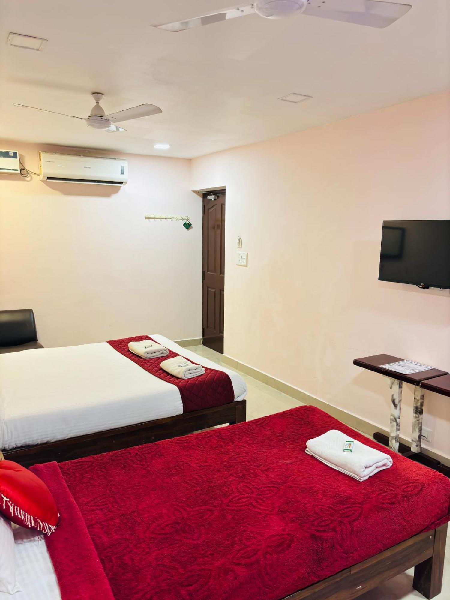 Serenity Sands Beach Resort Pondicherry Exteriör bild