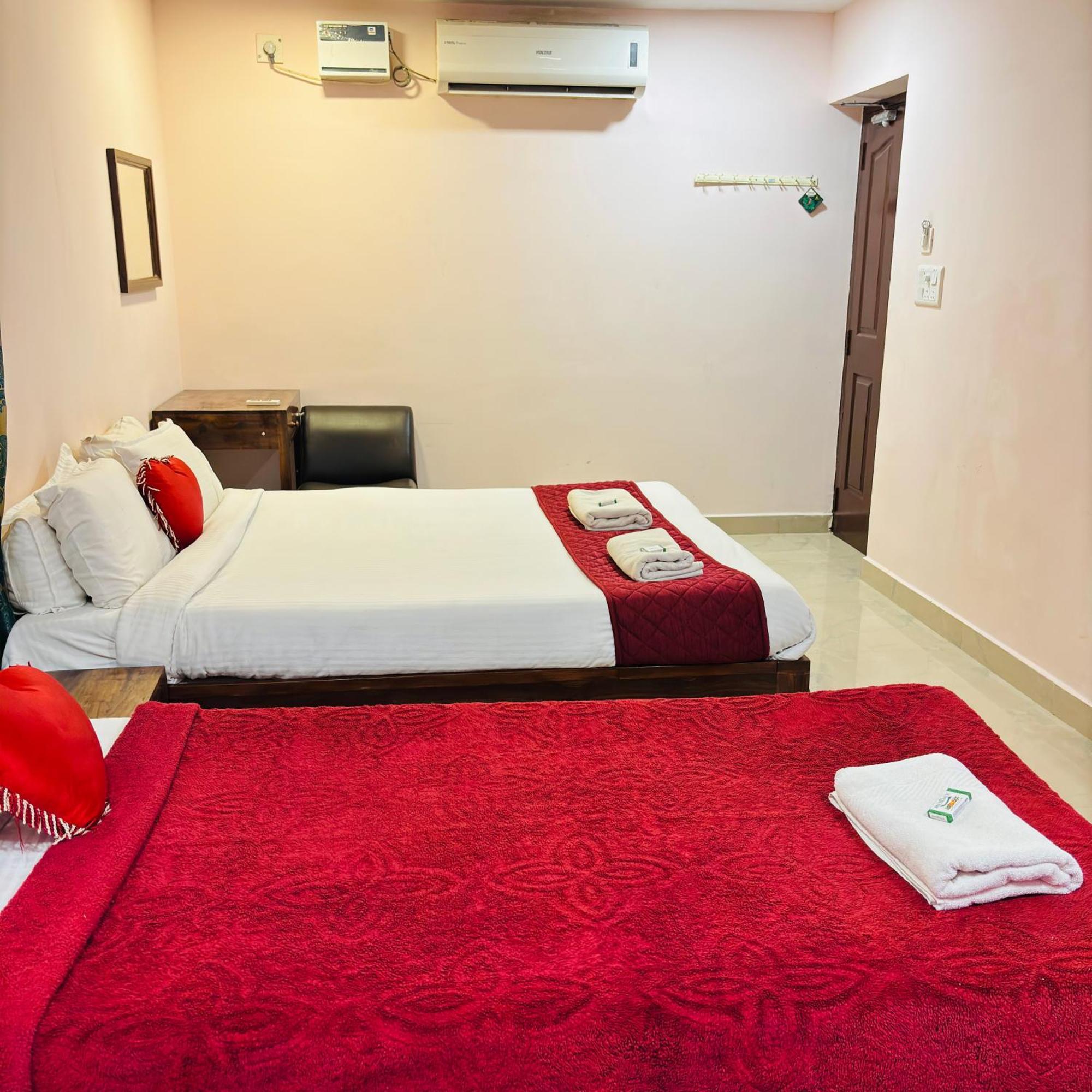 Serenity Sands Beach Resort Pondicherry Exteriör bild