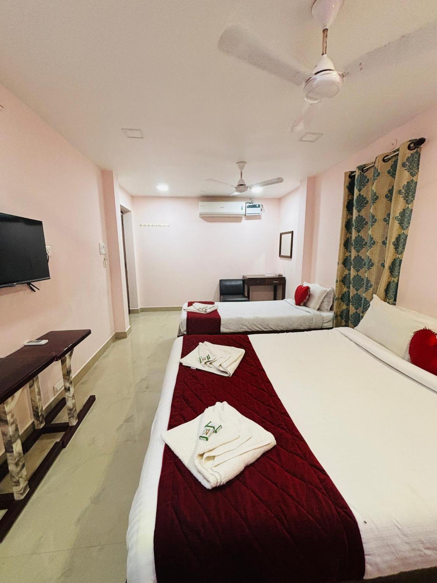 Serenity Sands Beach Resort Pondicherry Exteriör bild