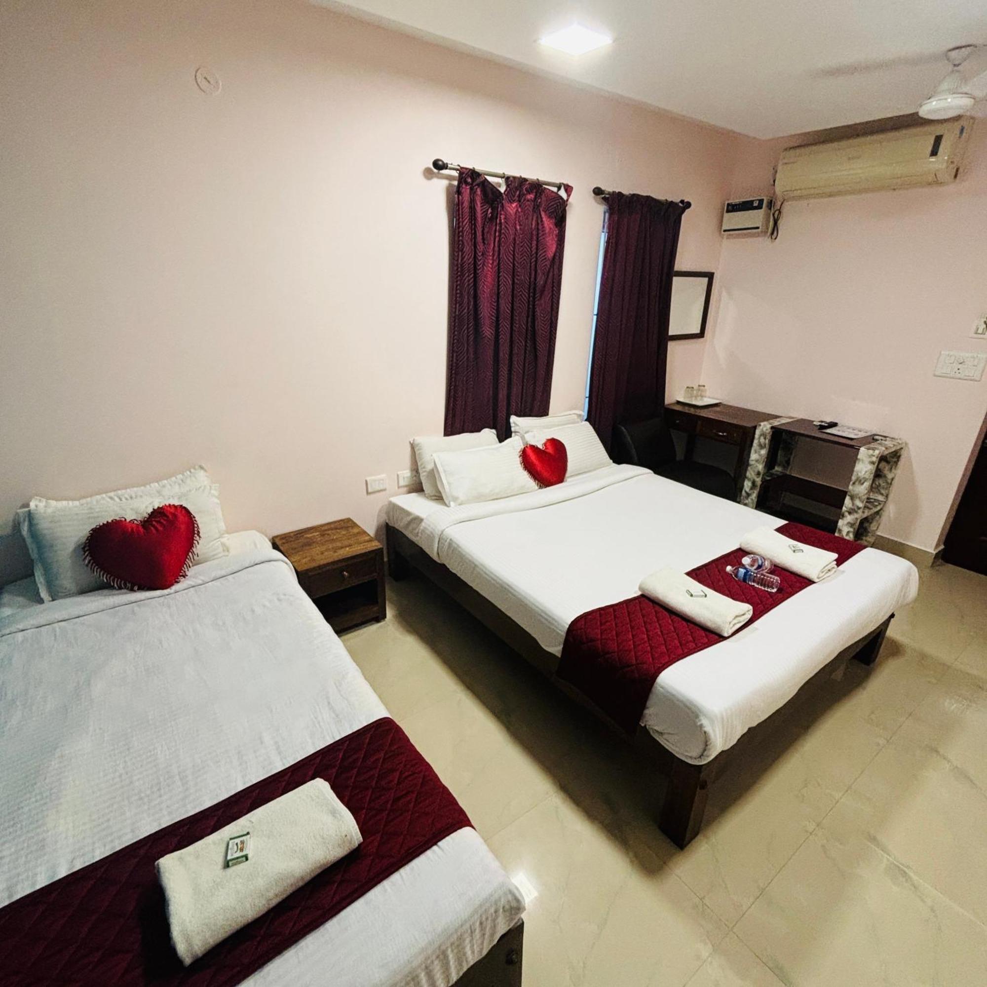 Serenity Sands Beach Resort Pondicherry Exteriör bild